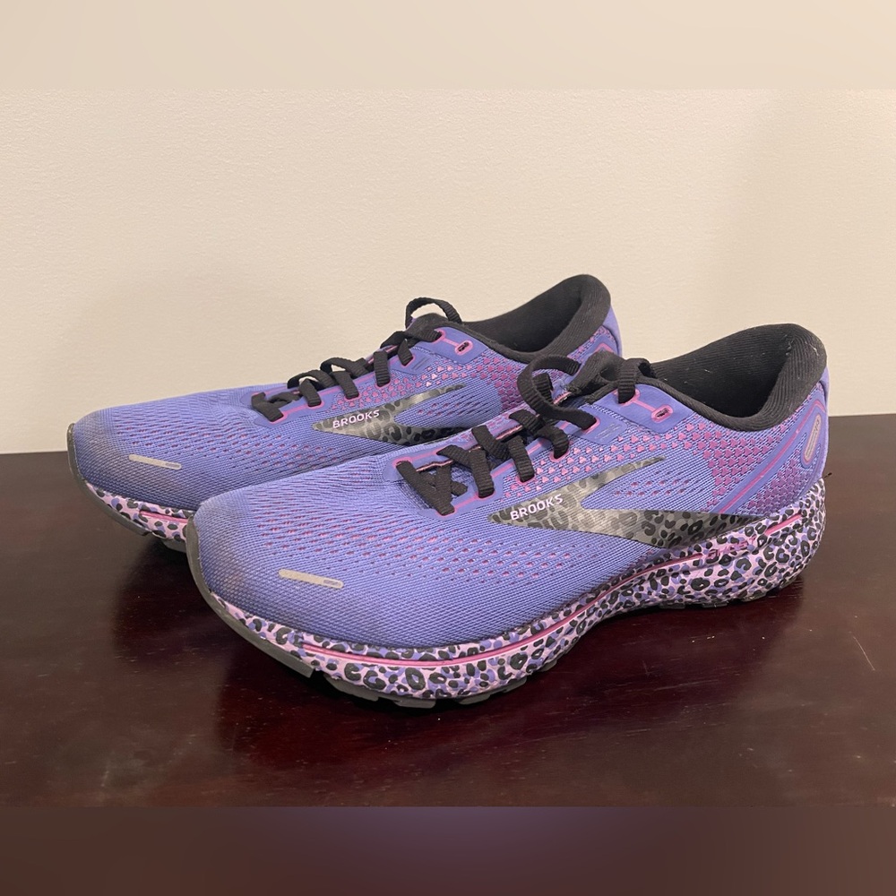 Women’s size 11 Brooks Tennis shoes